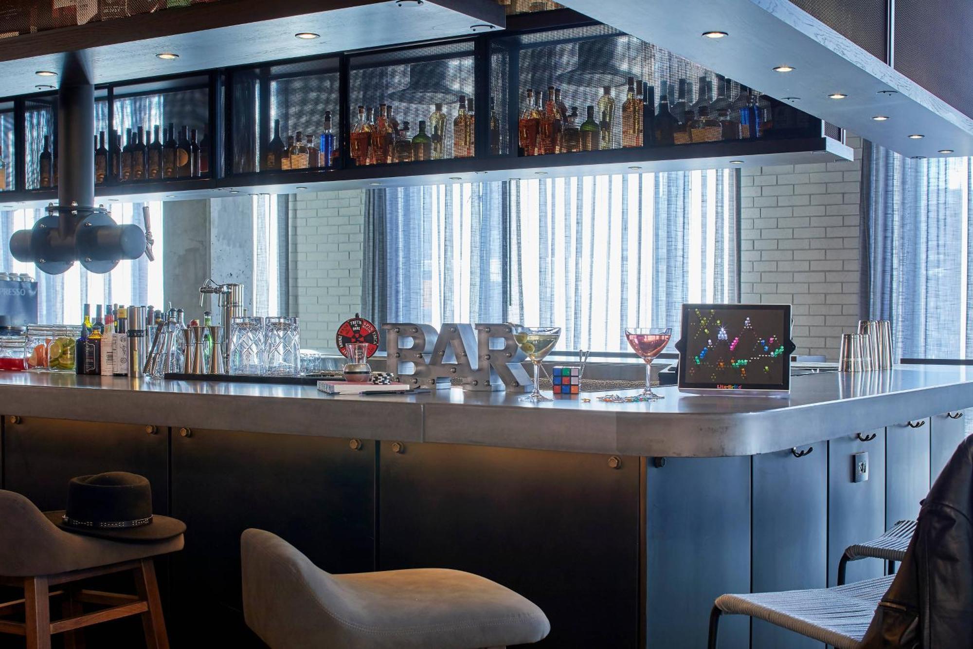 Moxy Columbus Short North Hotel Exterior photo